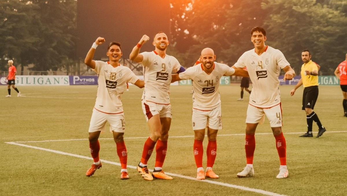 Penyerang Bali United, Ilija Spasojevic, gembira dengan kemenangan fantastis atas Stallion Laguna FC pada pembuka Piala AFC 2023-2024. - INDOSPORT