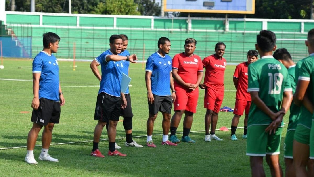 Skuat PSMS Medan di Liga 2 23/24 sedang berlatih.