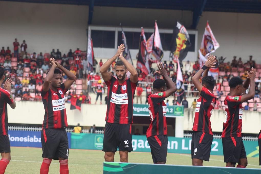 Skuad Persipura Jayapura jelang laga menghadapi Persiba Balikpapan dalam lanjutan Liga 2 di Stadion Mandala, Kota Jayapura. - INDOSPORT