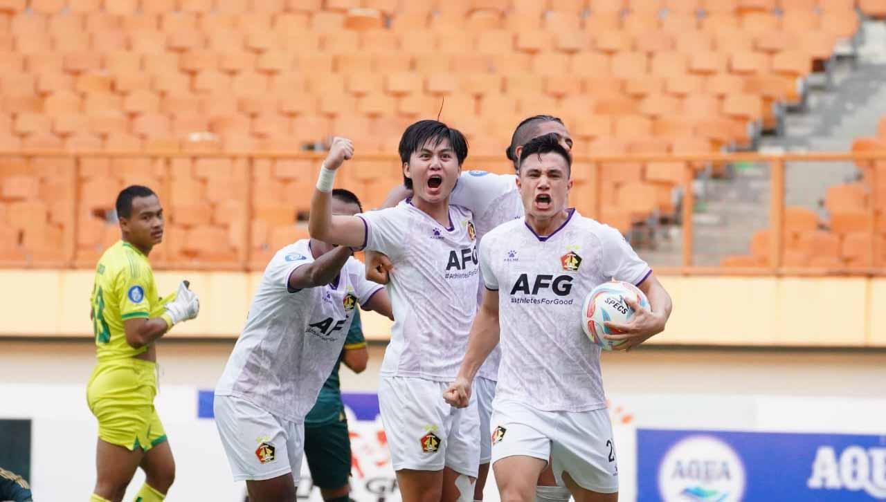 Selebrasi para pemain Persik usai membobol ke gawang Persikabo dalam laga pekan ke-13 Liga 1 2023-2024.