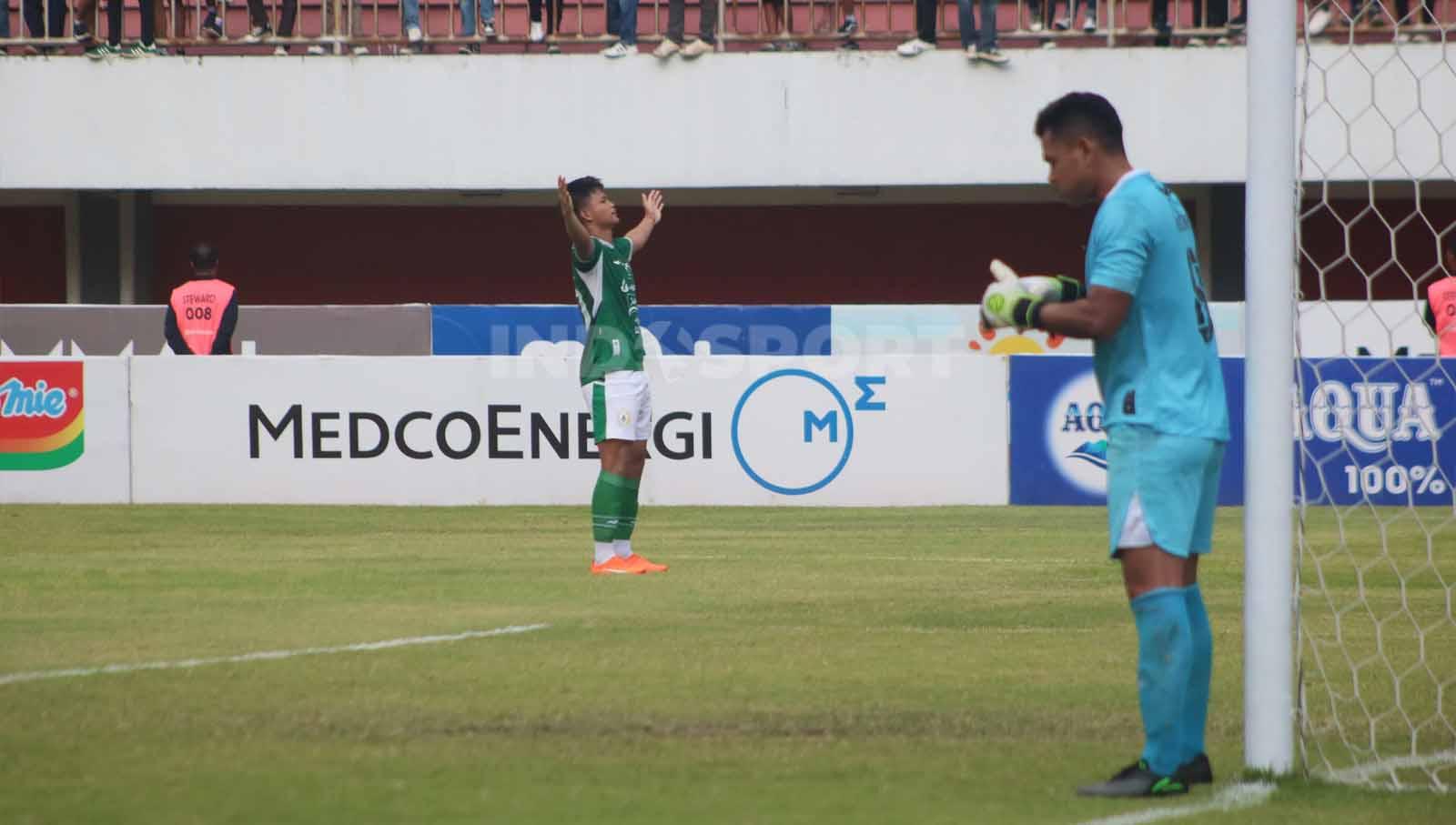 Selebrasi penyerang PSS, Hokky Caraka, setelah mencetak gol ke gawang Madura United  dalam laga pekan ke-13 Liga 1 2023-2024 di Stadion Maguwoharjo, Minggu (24/9/23).