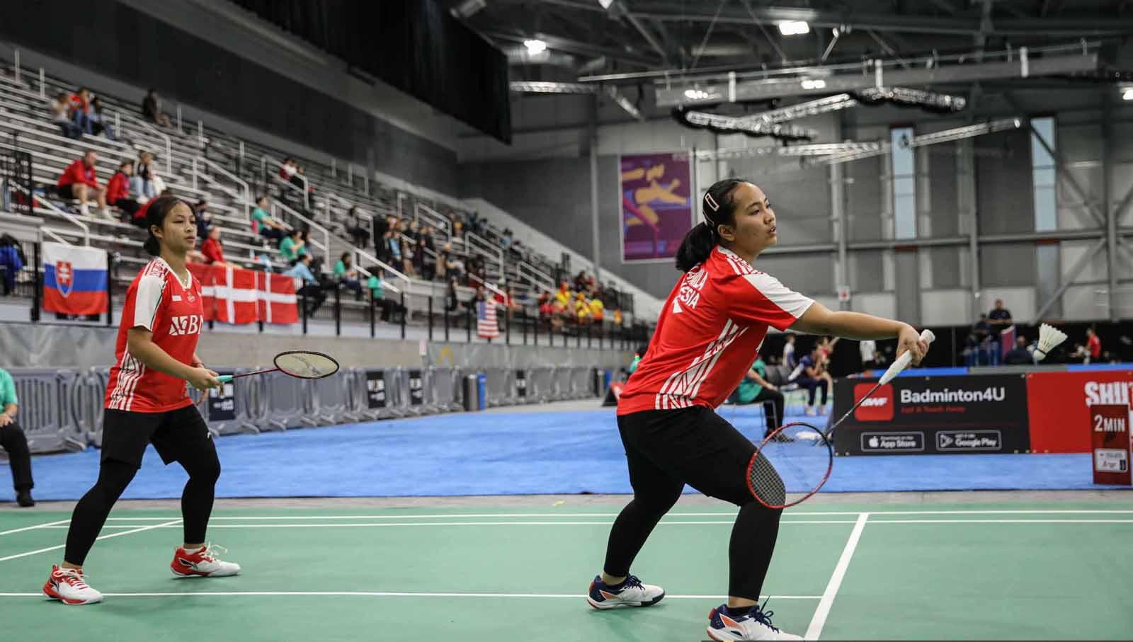 Pasangan ganda putri junior Indonesia, Anisanaya Kamila/Az Zahra Ditya Ramadhani di Piala Suhandinata. (Foto: pbdjarum)