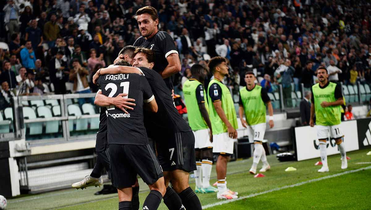 Selebrasi para pemain Juventus usai cetak gol ke gawang Lecce di Liga Italia.