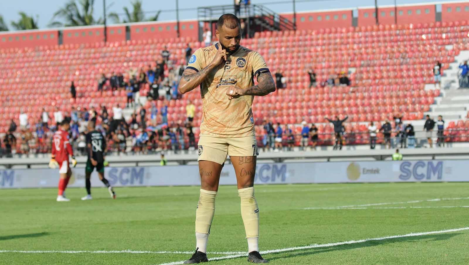 Arema FC secara mengejutkan melepas Gustavo Almeida Dos Santos. Foto: MO Arema FC.