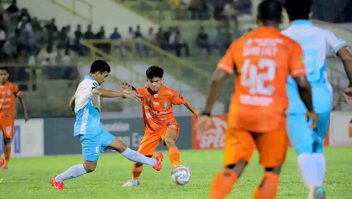 Situasi laga Persiraja Banda Aceh vs Sada Sumut FC dalam lanjutan Liga 2 2023/2024 di Stadion Harapan Bangsa (SHB), Banda Aceh, Sabtu (30/09/23) malam. - INDOSPORT