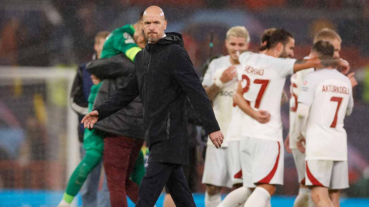 Pelatih Manchester United Erik ten Hag terlihat kecewa usai pertandingan melawan Galatasaray di laga Liga Champions 2023. (Foto: REUTERS/Jason Cairnduff)