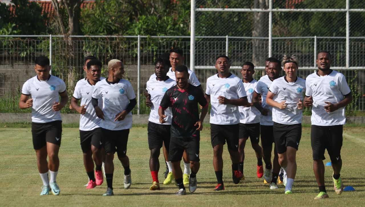 Skuat PSBS Biak saat berlatih