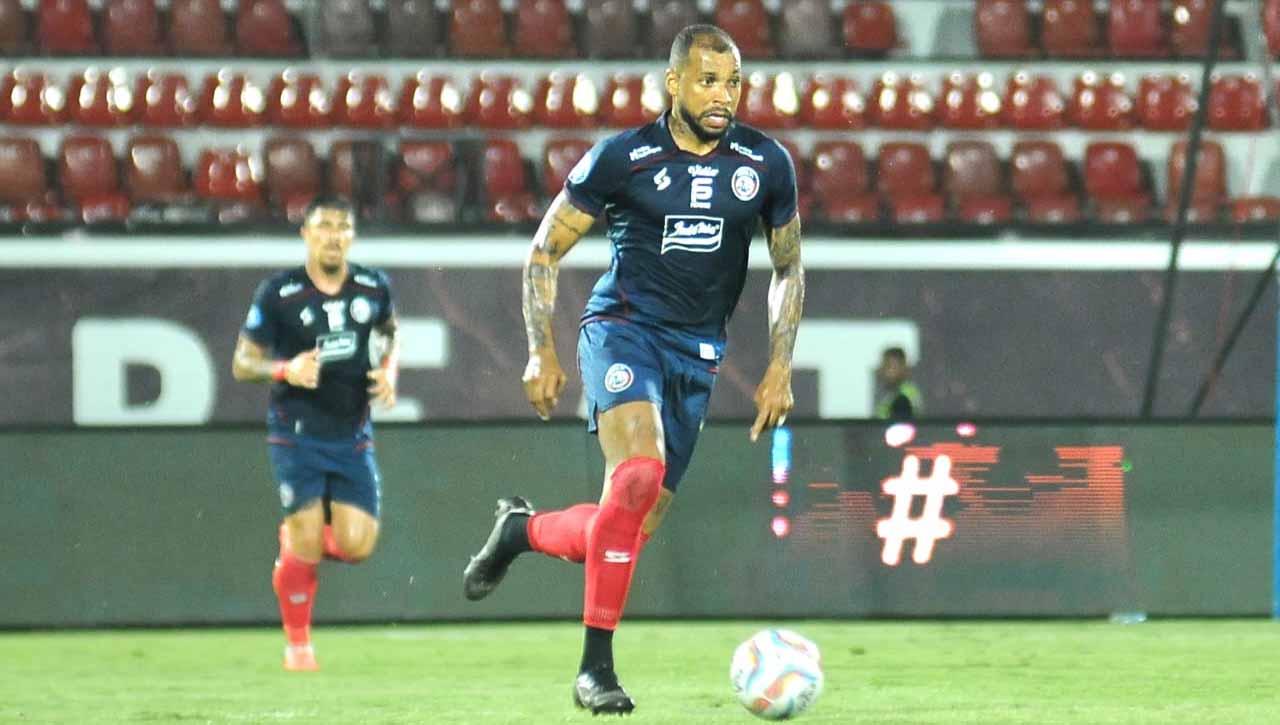 Pemain Arema FC, Gustavo Almeida saat melawan Borneo FC di laga BRI Liga 1. (Foto: MO Arema FC)