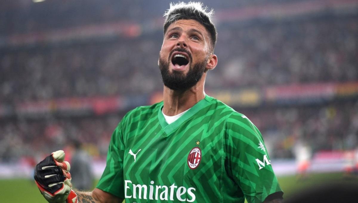 Pemain AC Milan, Olivier Giroud, menjadi pahlawan kemenangan timnyas melawan Genoa di Liga Italia 2023-2024 dengan menjadi kiper darurat. Foto: REUTERS/Daniele Mascolo.