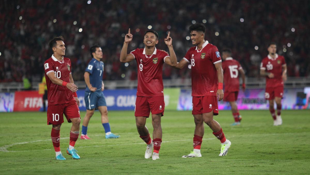 Striker Timnas Indonesia, Dimas Drajad, ukir rekor fantastis sekaligus kakangi Neymar dan Lionel Messi di kualifikasi Piala Dunia 2026. - INDOSPORT