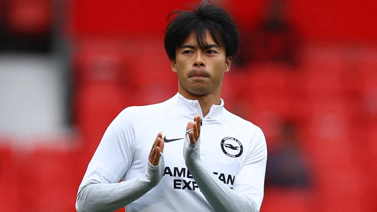 Nama Kaoru Mitoma sudah sukses menyihir Liga Inggris (Premier League) dalam dua musim terakhir dan Manchester United diharapkan bisa mendapatkannya. (Foto: REUTERS/Molly Darlington) - INDOSPORT