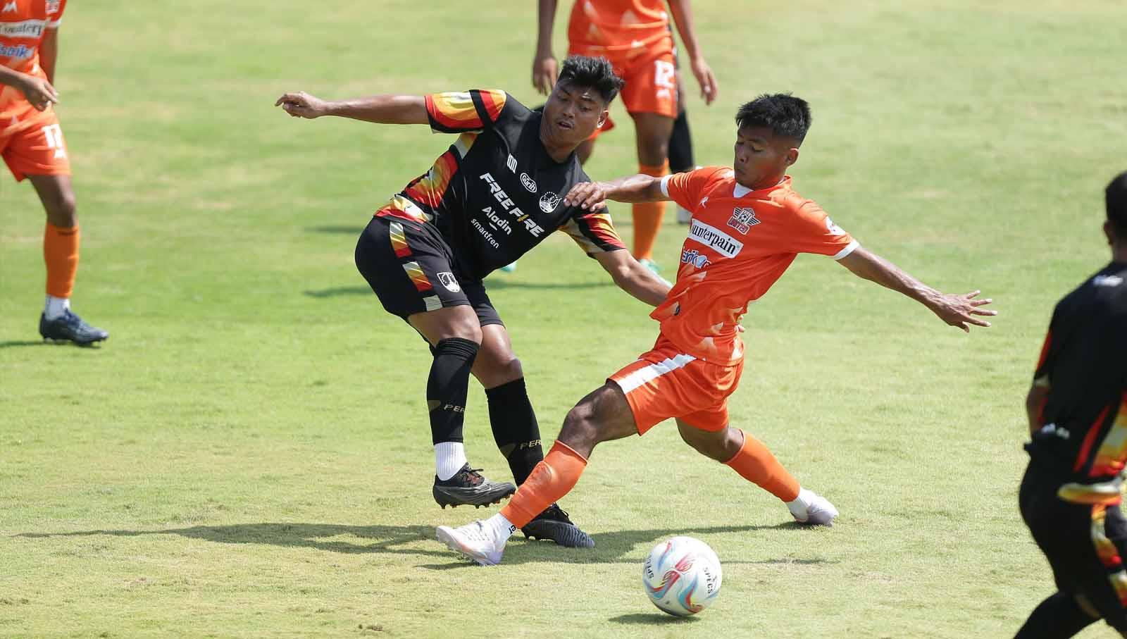 Alfath Fsthier saat tampil dalam uji coba Persis Solo melawan PSDB United di Boyolali. (Foto: MO Persis Solo) Copyright: MO Persis Solo