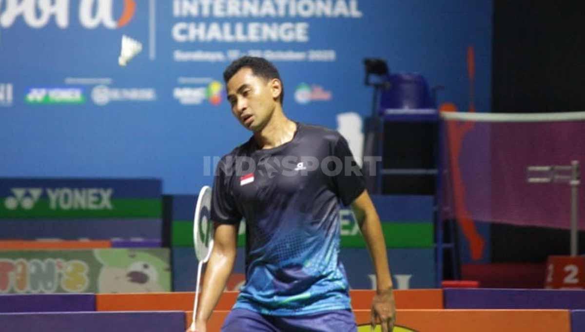Tunggal putra Indonesia, Tommy Sugiarto yang dulu pernah bikin Viktor Axelsen bak ampas kini malah layu di Indonesia Masters S100 2023. (Foto: Fitra Herdian/INDOSPORT)