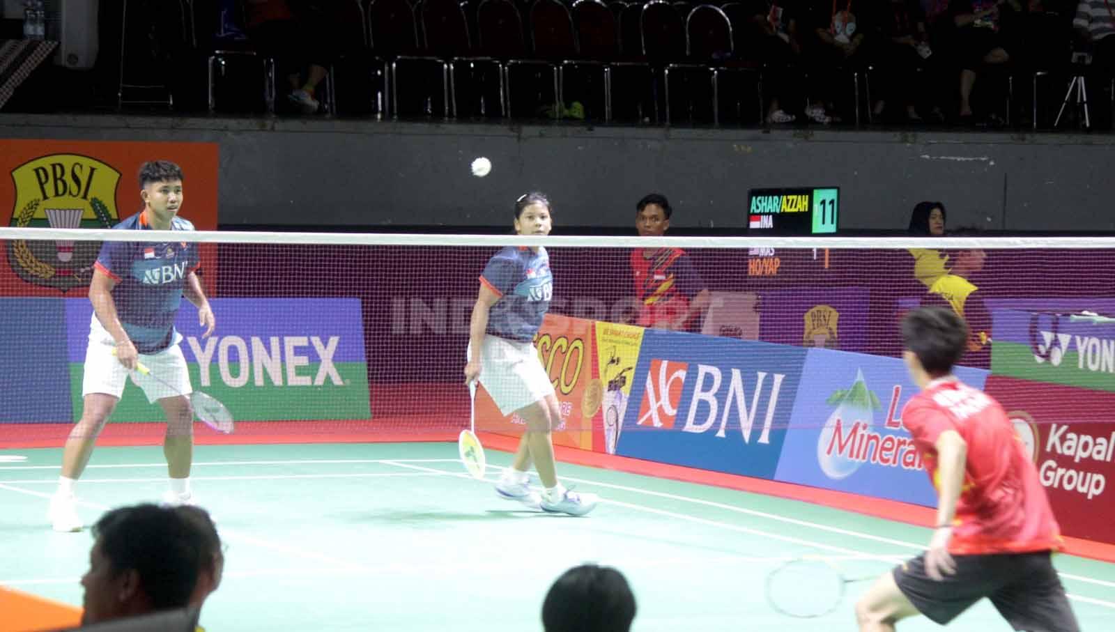 Pasangan ganda campuran Indonesia Zaidan/Felisha menang 3-0 melawan pasangan Thailand Neuaduang Mangkornloi/Atitaya Povanon di babak 32 besar Xpora IIC Surabaya 2023. (Foto: Fitra Herdian/INDOSPORT)