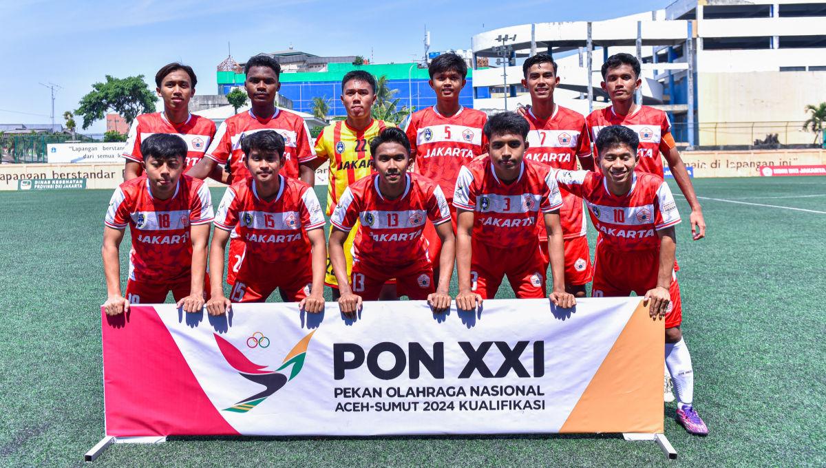 Tim sepak bola DKI Jakarta meraih kemenangan 3-1 atas Kalimantan Tengah pada babak kalifikasi PON 2024 di Stadion Ingub Klender, Selasa (17/10/23). - INDOSPORT