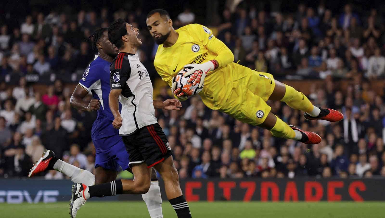 Kiper Chelsea, Robert Sanchez di laga Burnley melawan Chelsea. (Foto: Reuters/Andrew Couldridge)