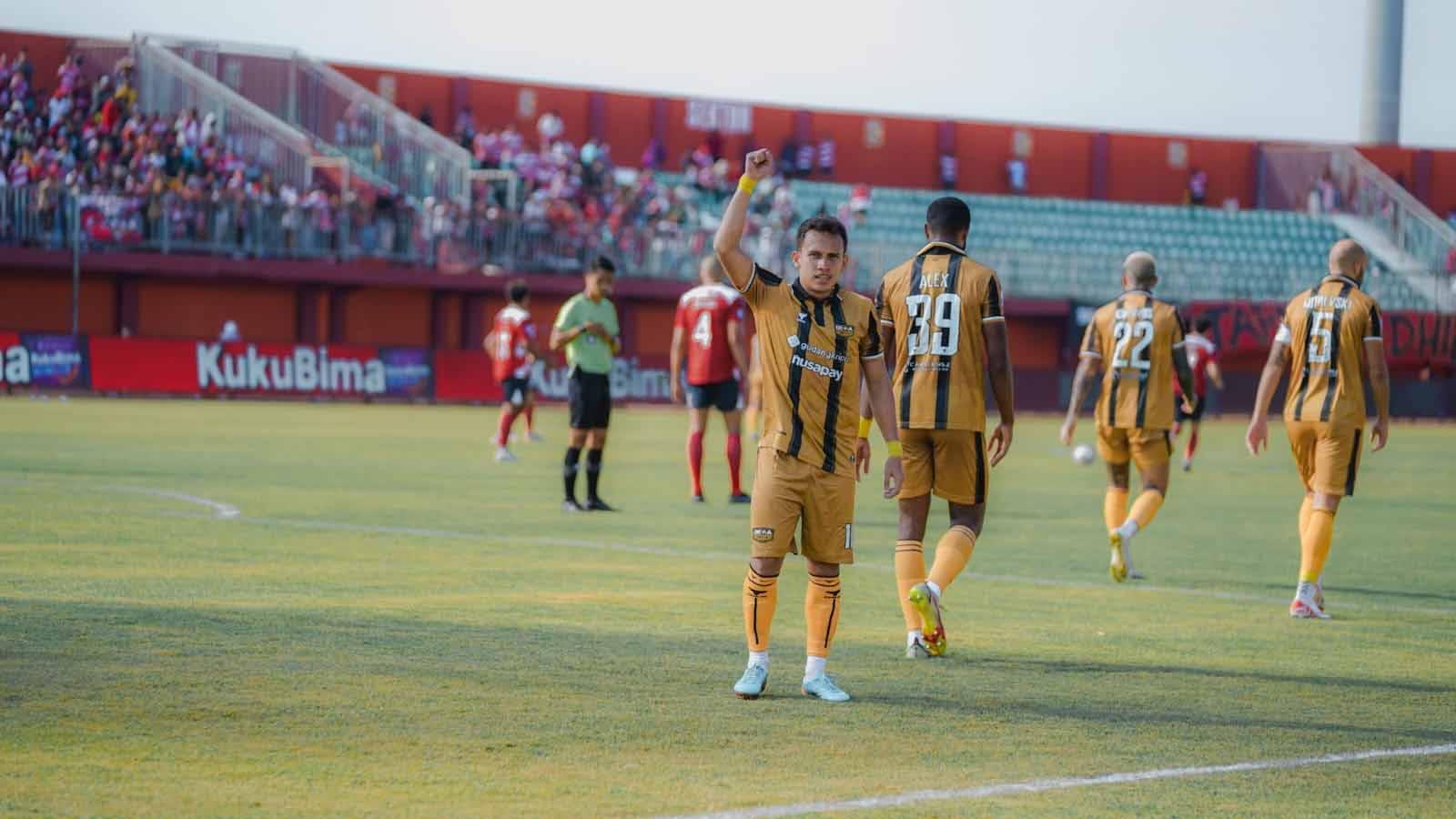 Dewa United FC dirugikan wasit saat menjalani tiga laga terakhir di Liga 1 2023/2024. Foto: MO Dewa United.