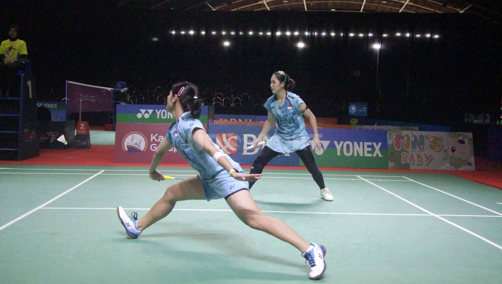 Rekap semifinal Indonesia Masters Super 100 2023 Surabaya, Sabtu (28/10/23), di mana tuan rumah sukses kirim tiga wakil ke partai puncak untuk perebutan juara.
