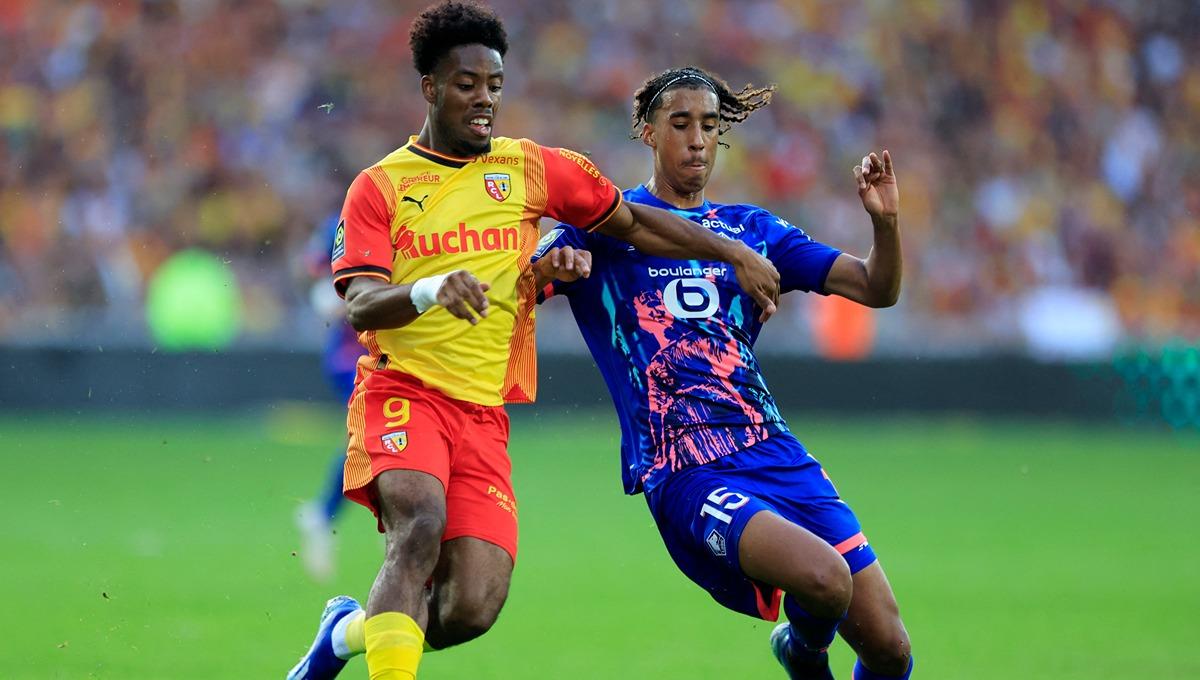 Leny Yoro jadi nama terbaru yang dihubungkan dengan Manchester United jelang dibukanya bursa transfer musim dingin Liga Inggris (Premier League) 2023/2024. (Foto: REUTERS/Pascal Rossignol)