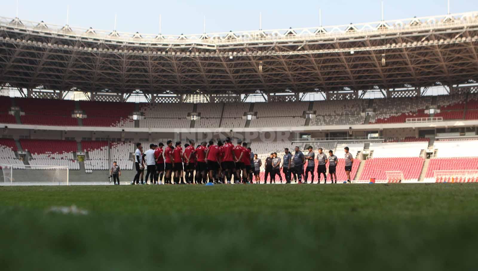 Latihan Timnas Indonesia U-17 12 hari menuju Piala Dunia U-17 di Stadion GBK, Senin (30/10/23). - INDOSPORT