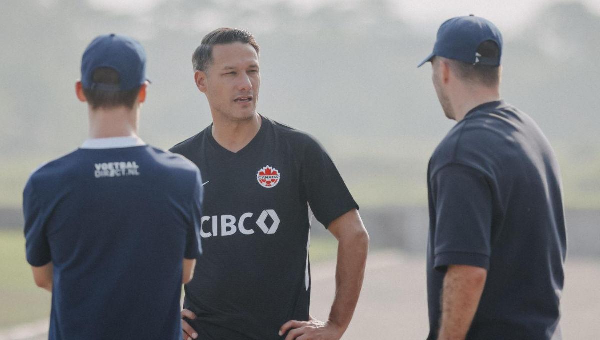 Raphael Maitimo saat mendampingi Timnas Kanada U-17 berlatih di Training Ground Bali United. Foto: Bali United