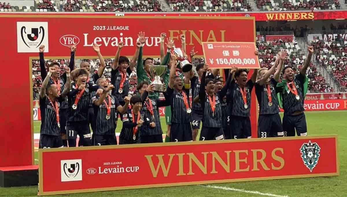 Avispa Fukuoka menjadi juara J.League Cup 2023 usai kalahkan Urawa Reds. - INDOSPORT