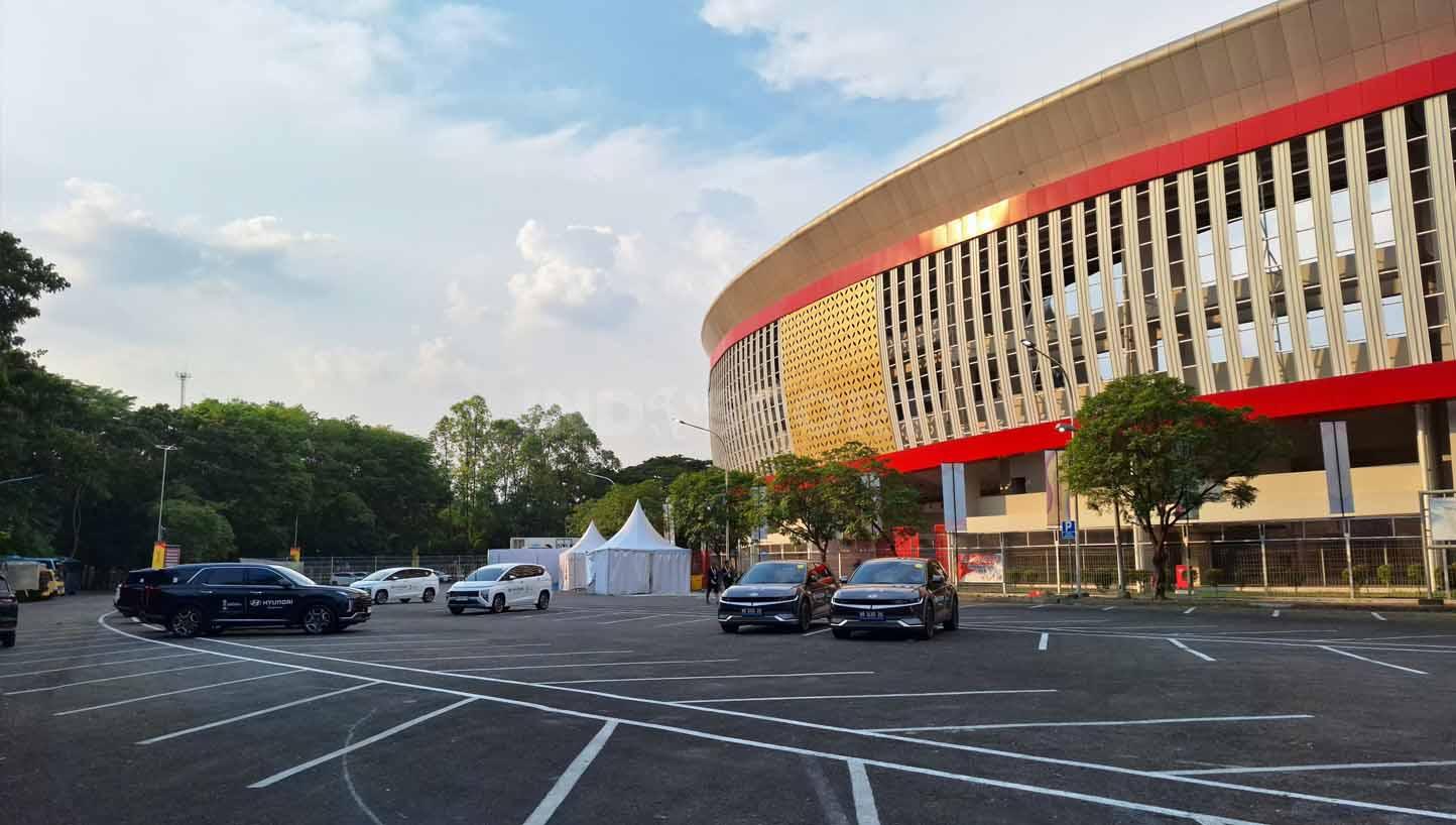 Area parkir selatan Stadion Manahan Solo sudah terlihat lebih tertata rapi menuju Piala Dunia U-17 2023. (Foto: Nofik Lukman Hakim/INDOSPORT)