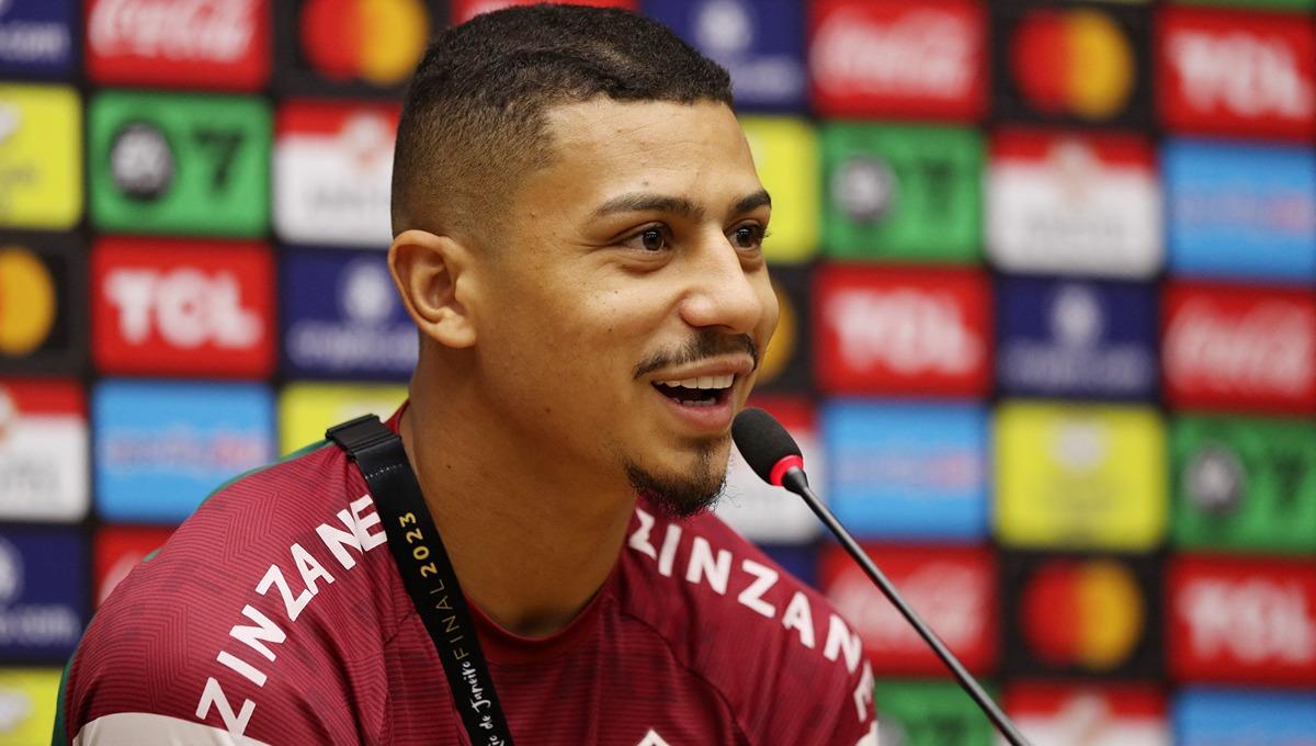 Setidaknya ada tiga pemain yang diincar klub Liga Inggris (Premier League), Liverpool, di bursa transfer 2024 untuk mengisi pos nomor 6-nya.