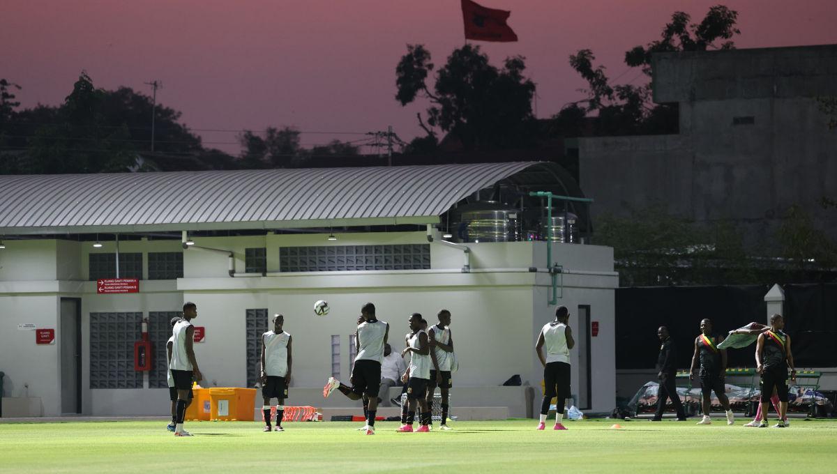 Timnas Mali U-17 menggelar latihan di Lapangan Sriwaru, Solo, Senin (6/11/23). Foto: Nofik Lukman Hakim