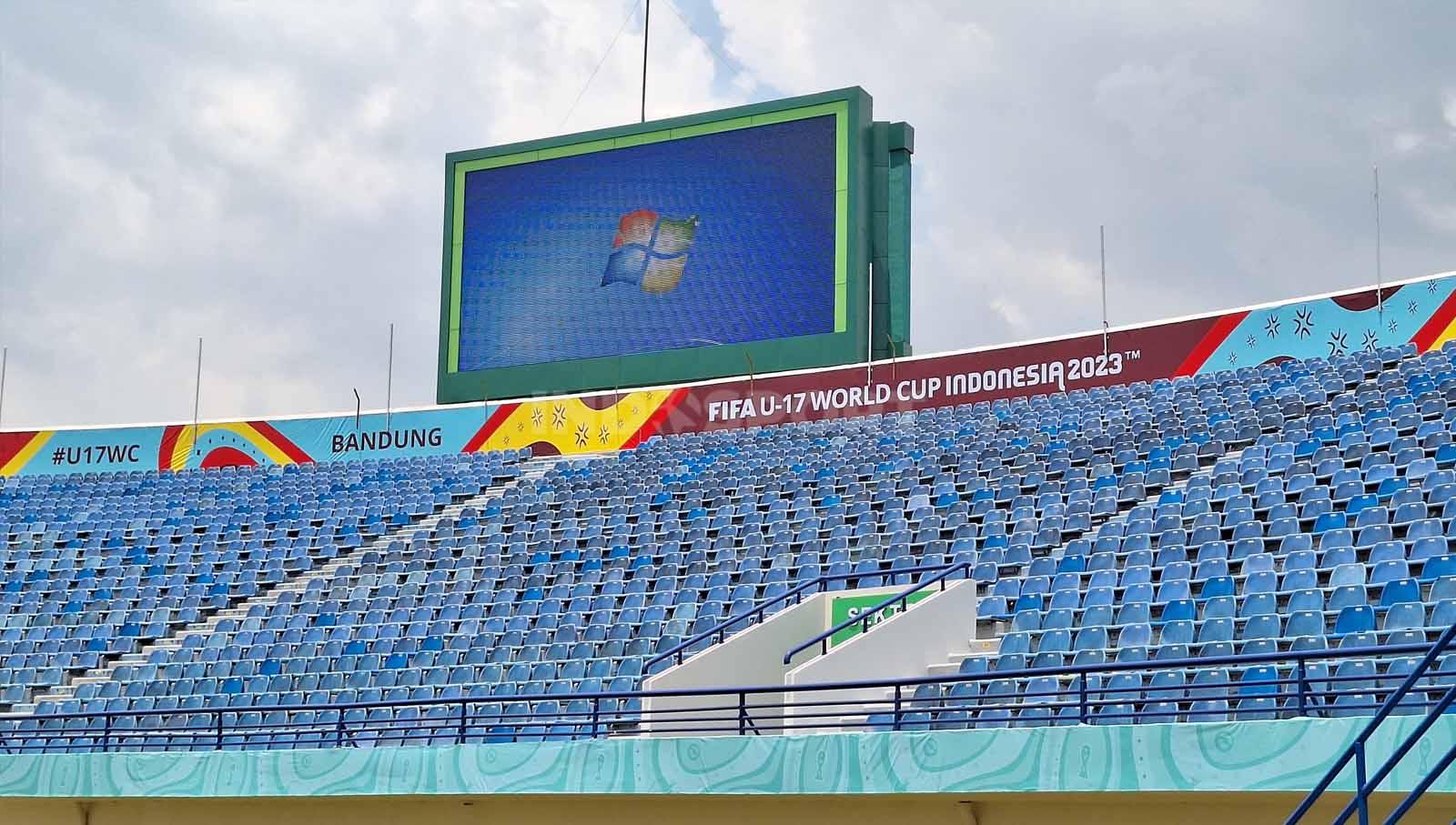 Kondisi tribun utara Stadion Si Jalak Harupat, Kabupaten Bandung, Senin (06/11/23) terlihat sudah rapih dan siap, jelang Piala Dunia U-17 2023.