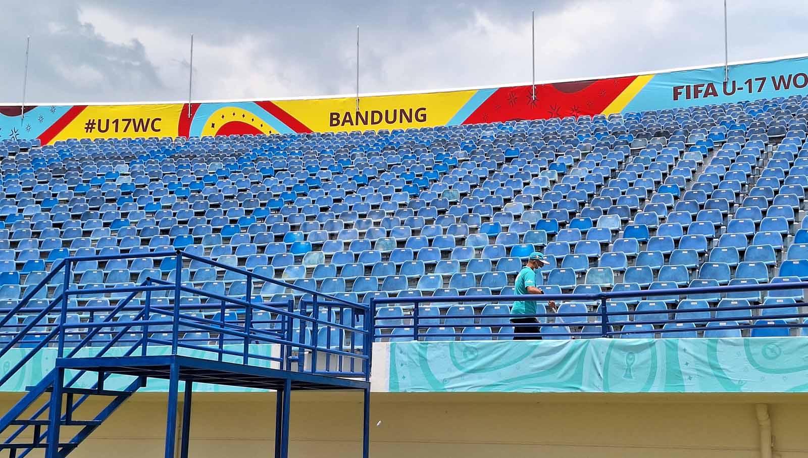 Kondisi tribun utara Stadion Si Jalak Harupat, Kabupaten Bandung, Senin (06/11/23) terlihat sudah rapih dan siap, jelang Piala Dunia U-17 2023.