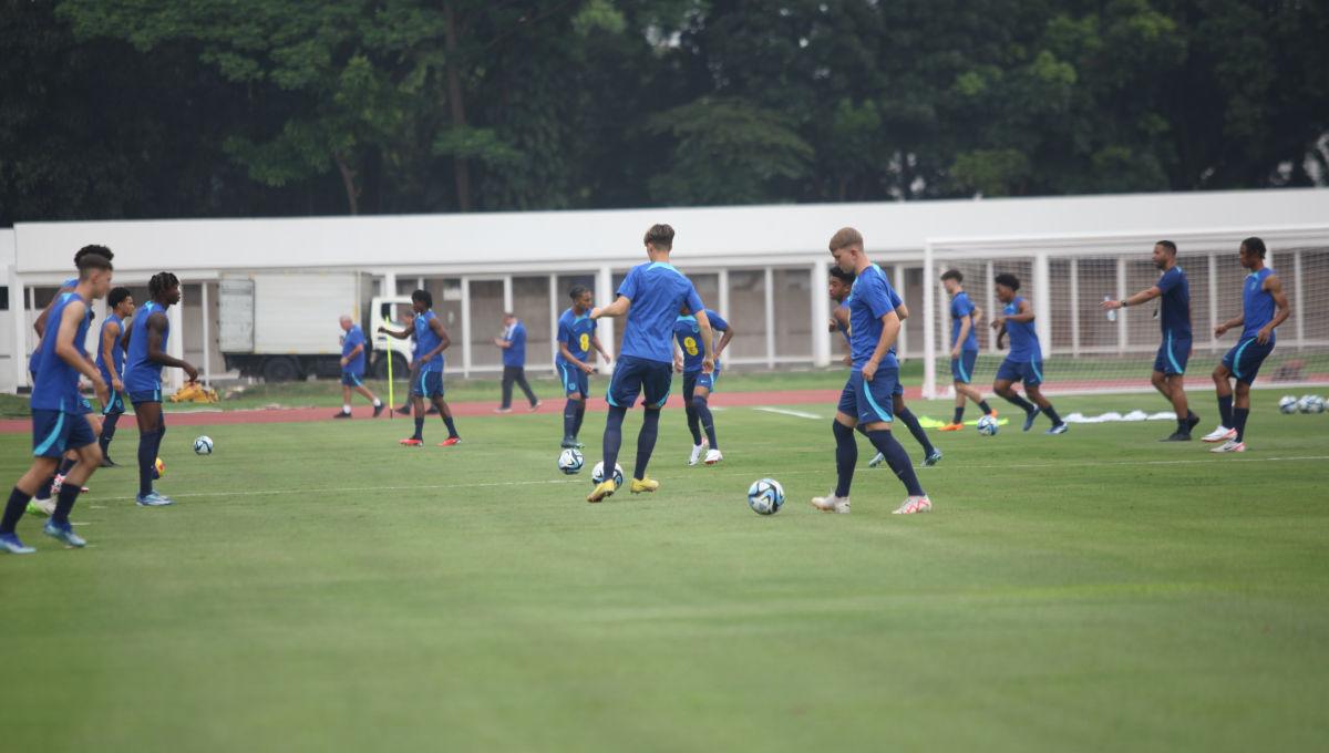 Timnas Inggris U-17 menggelar latihan jelang Piala Dunia U-17 di Stadion Madya Senayan, Selasa (07/11/23).