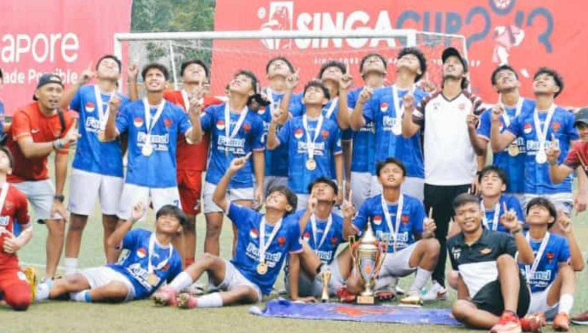 Tim asal Indonesia, Farmel Isvil Football Academy U-14 berhasil mempertahankan juara Singa Cup 2023 di Singapura, Kamis (09/11/23).