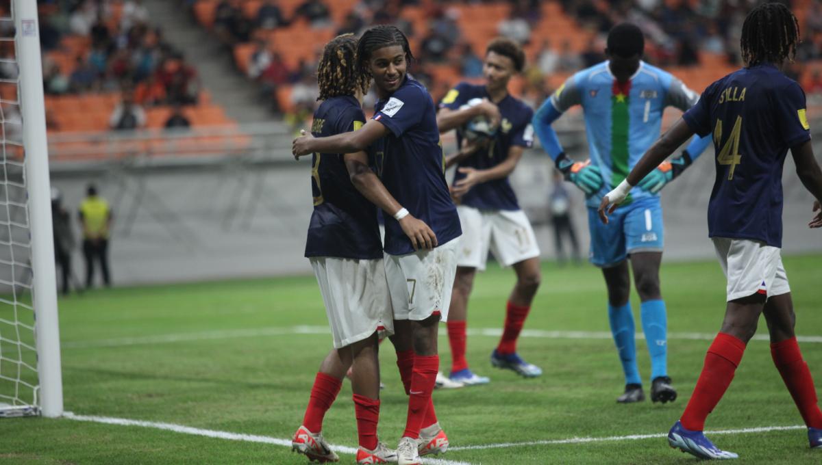 Kegembiraan para pemain Prancis usai mendapatkan penalti ke gawang Burkina Faso pada laga fase grup E di Stadion JIS, Minggu (12/11/23).