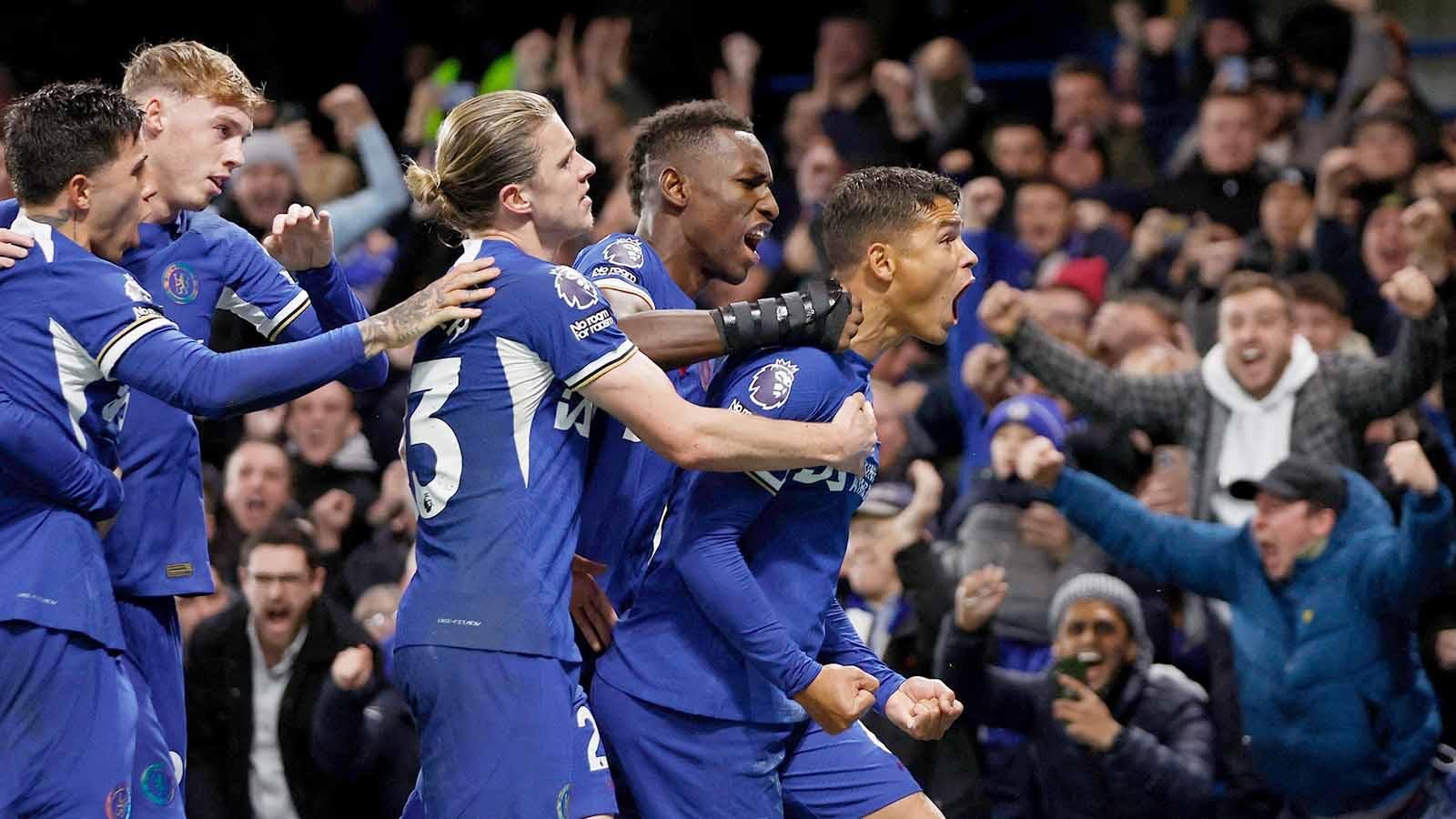 3 bintang Chelsea pembantu tsunami trofi yang bisa didatangkan Manchester United andai The Blues degradasi dari Liga Inggris 2023-2024. (Foto: REUTERS/John Sibley) - INDOSPORT