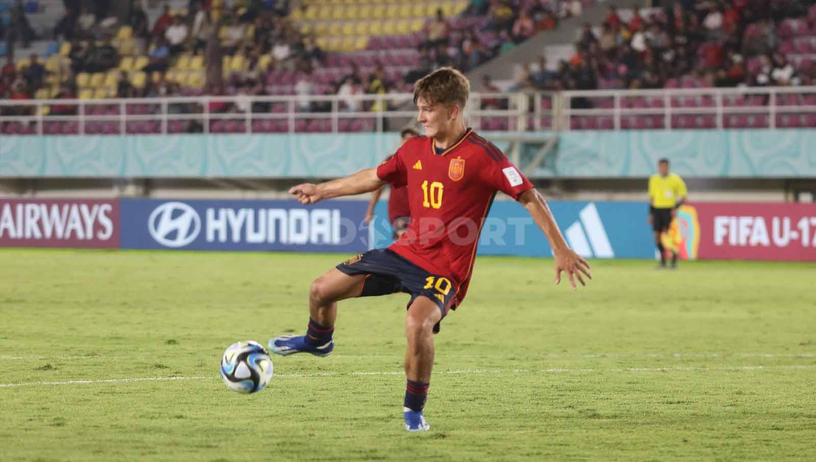Gelandang Spanyol, Juan Hernandez, menjadi pencetak gol tunggal ke gawang Mali dalam pertandingan Piala Dunia U-17 2023 grup B di Stadion Manahan Solo, Senin (13/11/23).