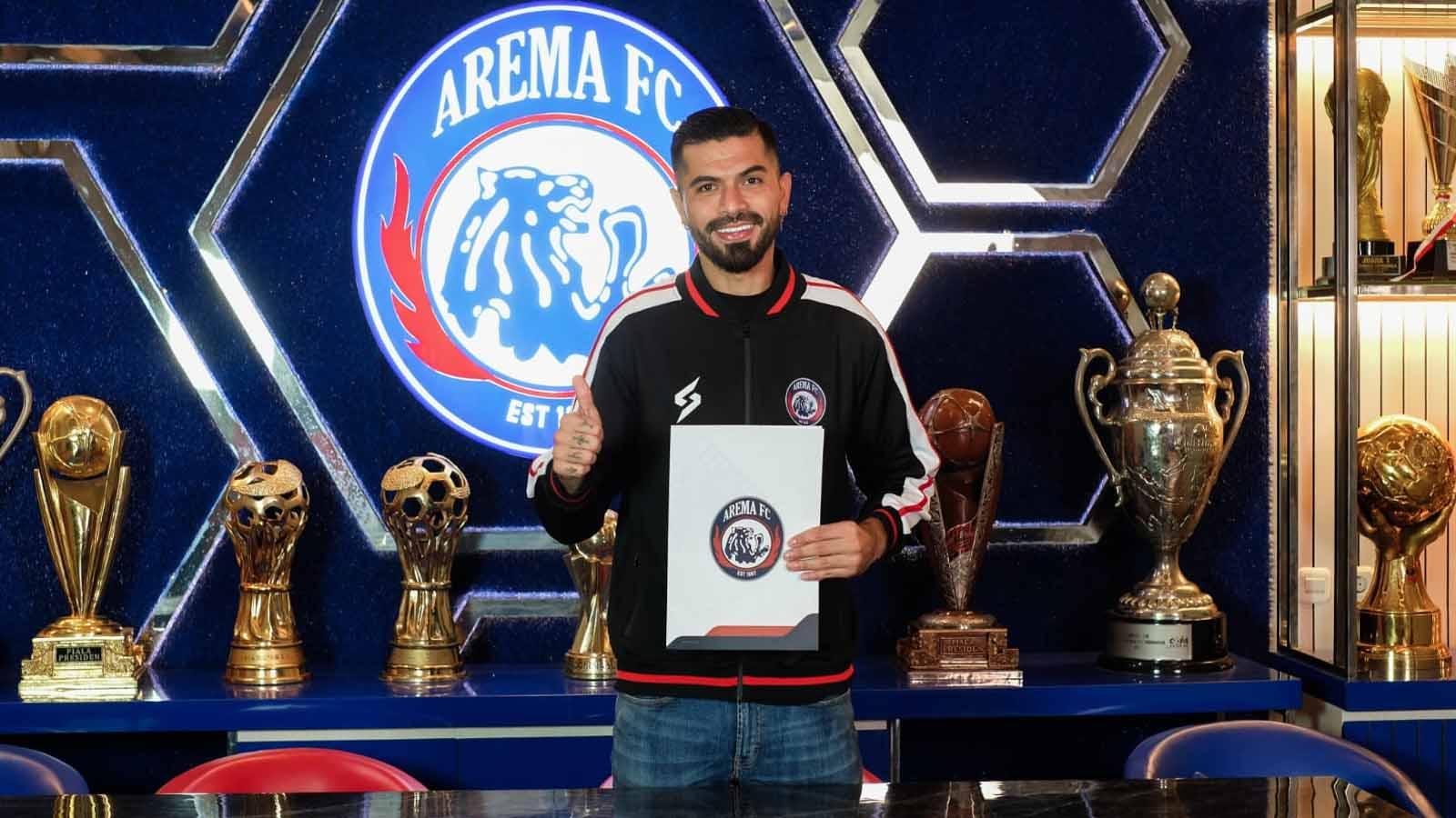 Arema perkenalkan Julian Guevara sebagai rekrutan baru di bursa transfer. (Foto: MO Arema FC)