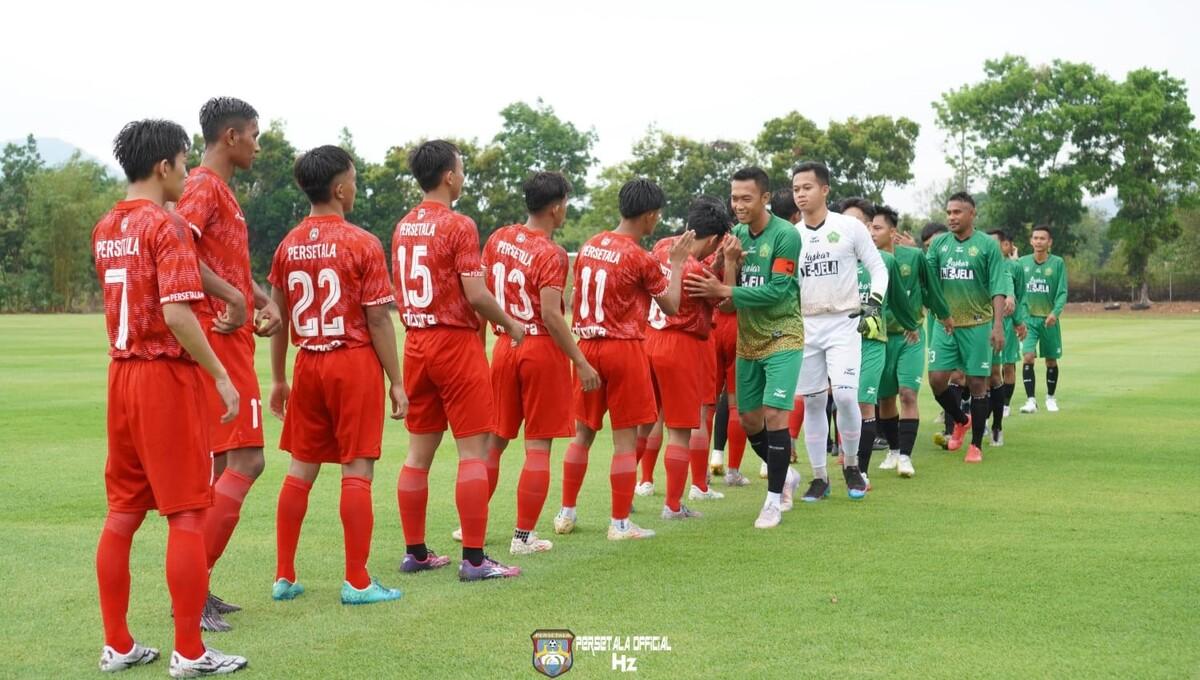 Klub Liga 3 Zona Kalimantan Selatan, Persetala Tanah Laut (merah) saat melawan Persehan Marabahan. (Foto: Official Persetala) - INDOSPORT