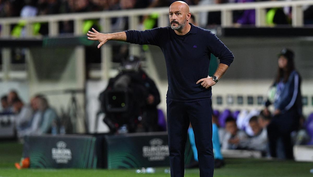 Vincenzo Italiano, pelatih klub Liga Italia (Serie A), Fiorentina, menyebut biang kerok kekalahan timnya atas AC Milan. (Foto: REUTERS/Jennifer Lorenzini)