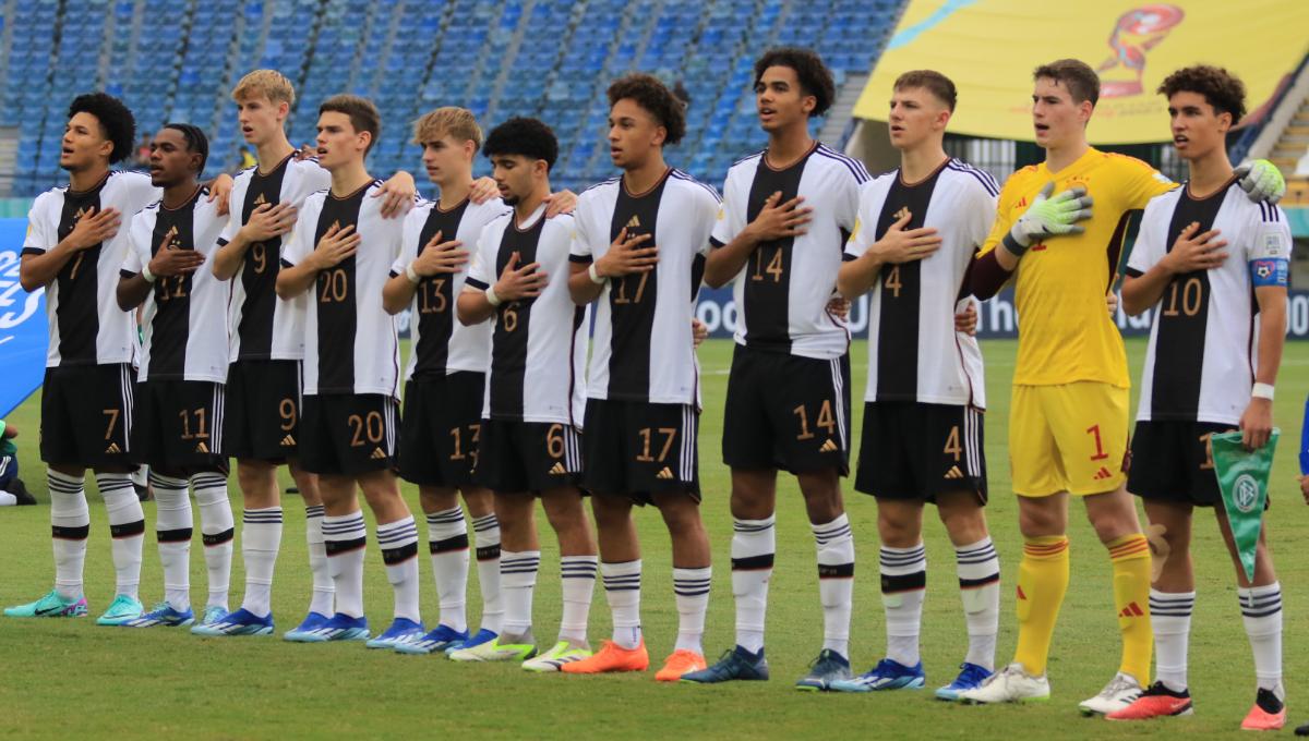 Starting eleven Timnas Jerman U-17 saat menghadapi Timnas Amerika U-17, pada babak 16 besar Piala Dunia U-17 2023 di Stadion Si Jalak Harupat, Kabupaten Bandung, Selasa (21/11/23). (Arif)