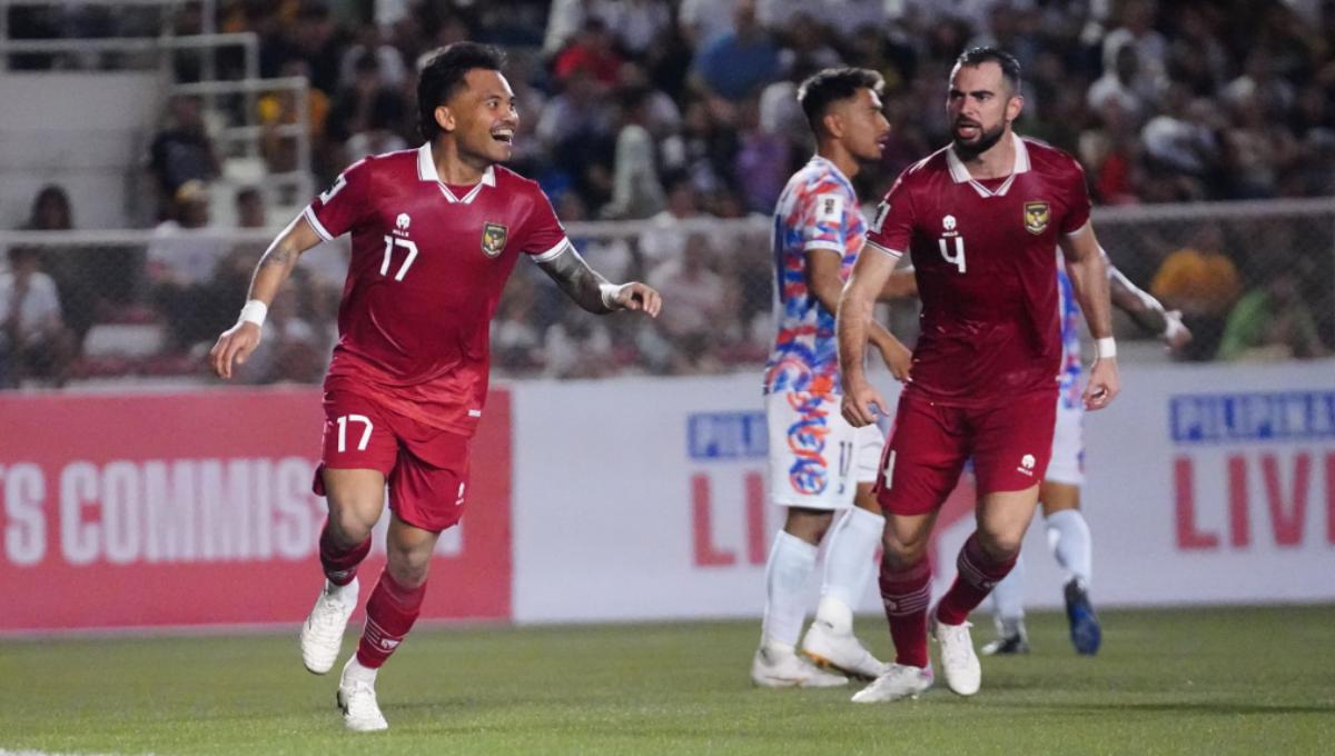 Selebrasi pemain Timnas Indonesia, Saddil Ramdhani usai cetak gol ke gawang Filipina pada laga Kualifikasi Piala Dunia 2026 di Rizal Memorial Stadium, Selasa (21/11/23).