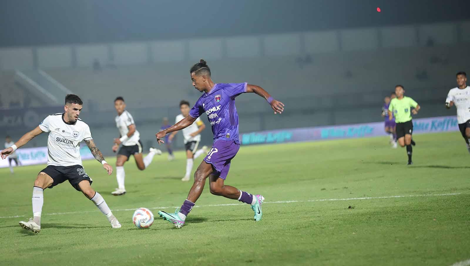 Laga pertandingan antara Persita Tangerang vs RANS Nusantara pada laga pekan ke-20 BRI Liga 1 di Stadion Gelora Bangkalan, Bangkalan, pada Kamis (23/11/2023). (Foto: MO Persita Tangerang)