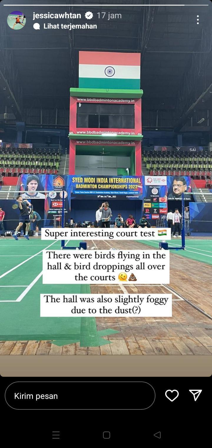 Atlet bulutangkis Singapura, Jessoca Wei Han Tan, keluhkan venue jorok di Syed Modi India International 2023 (Instagram story @jessicawhtan) Copyright: Instagram story @jessicawhtan