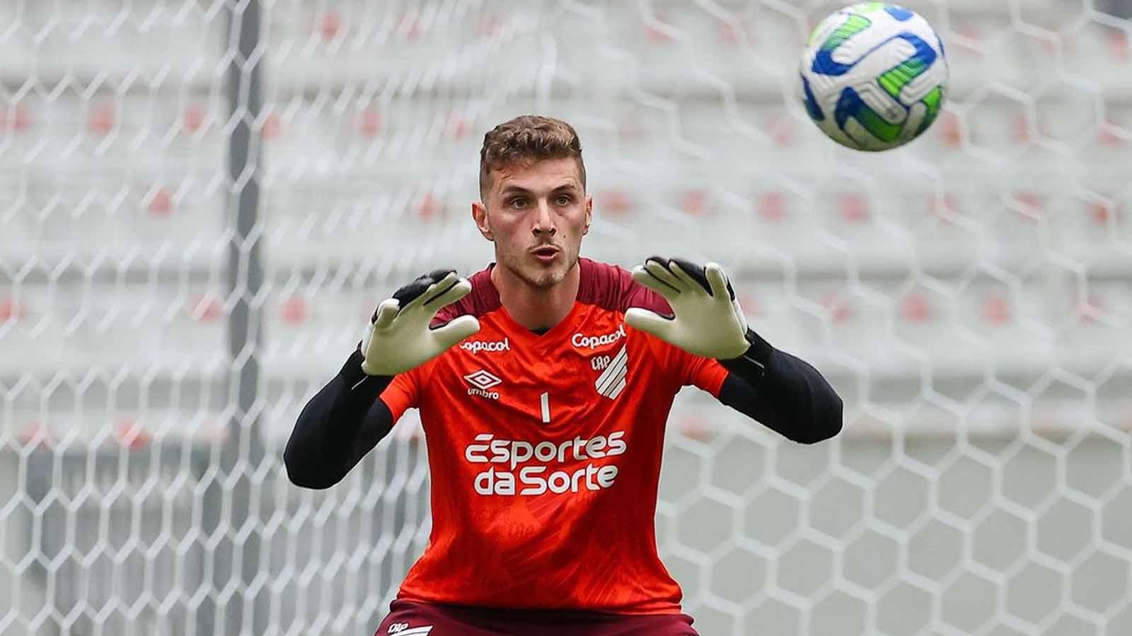 Klub Liga Italia (Serie A), Inter Milan, dikabarkan bakal menebus kiper kenamaan Brasil, yakni Bento Matheus Krepski, pada bursa transfer musim panas 2024.