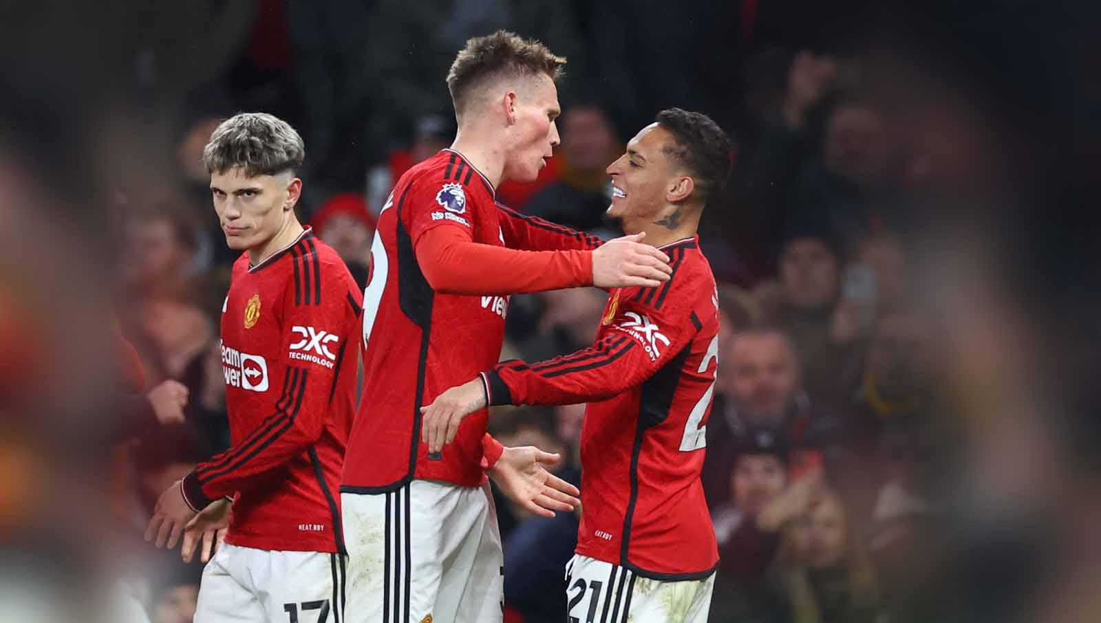 Selebrasi Scott McTominay dan Antony usai mencetak gol di Stadion Old Trafford, Kamis (07/12/23). (Foto: REUTERS/Carl Recine)