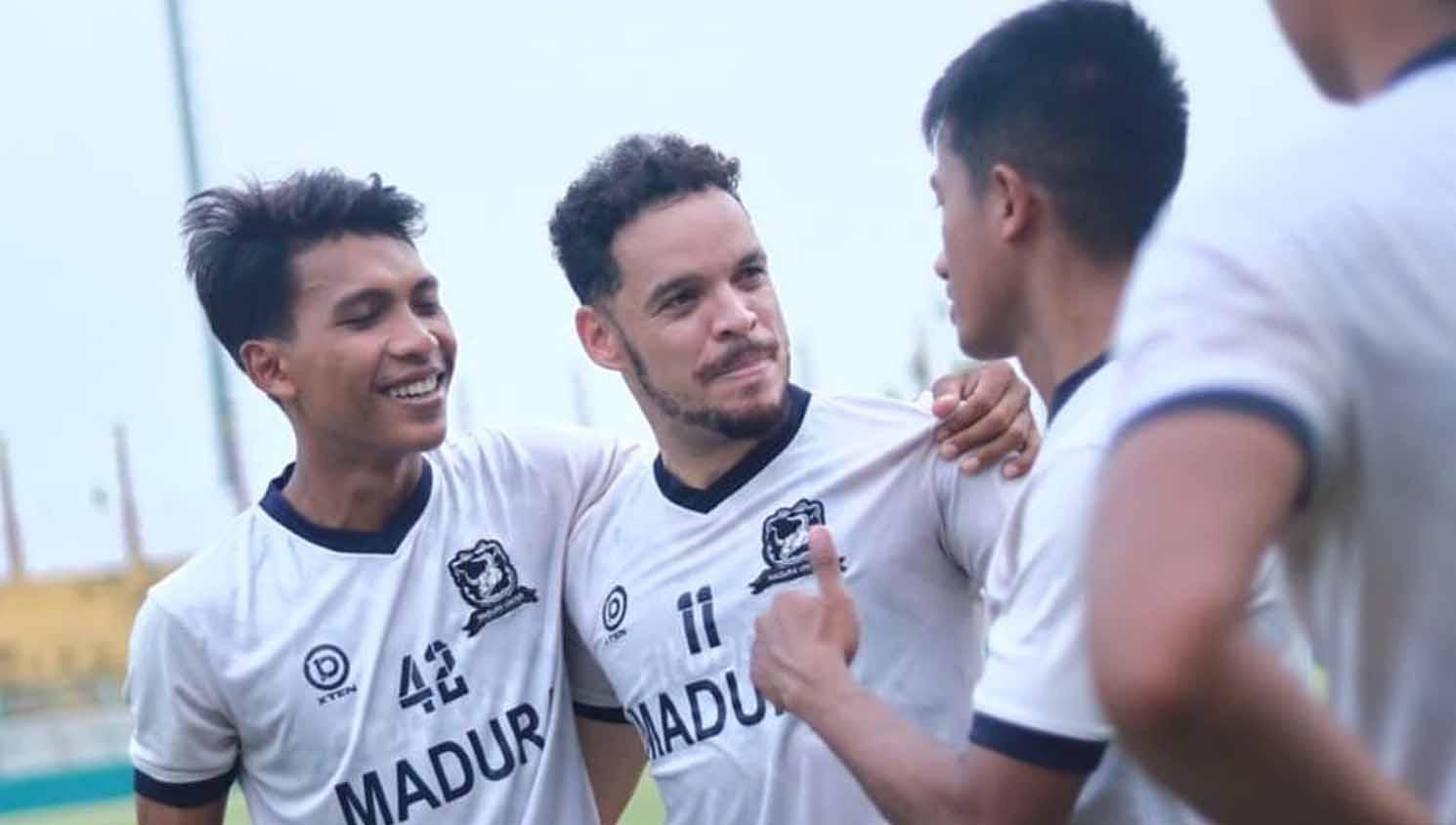 Momen latihan terakhir Lulinha bersama Madura United di Stadion Gelora Bangkalan. (Foto: MO Madura United)