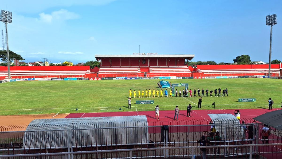 Stadion Soepriadi, saat menggelar laga usiran derby jatim Liga 2 antara Gresi United vs Persela Lamongan, Rabu (6/12/23). - INDOSPORT