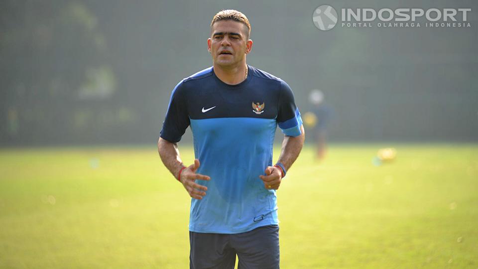 Cristian Gonzales pada saat latihan bersama timnas di lapangan Sekolah Pelita Harapan, Karawaci, Tangerang. Copyright: Ratno Prasetyo/ INDOSPORT