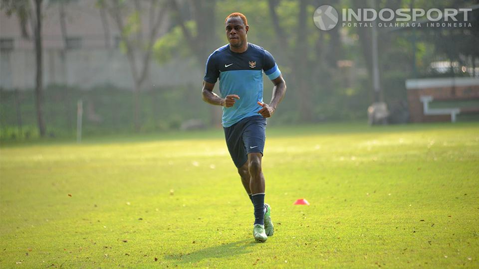 Victor Igbonefo pada saat latihan bersama timnas di lapangan Sekolah Pelita Harapan, Karawaci, Tangerang. Copyright: Ratno Prasetyo/ INDOSPORT