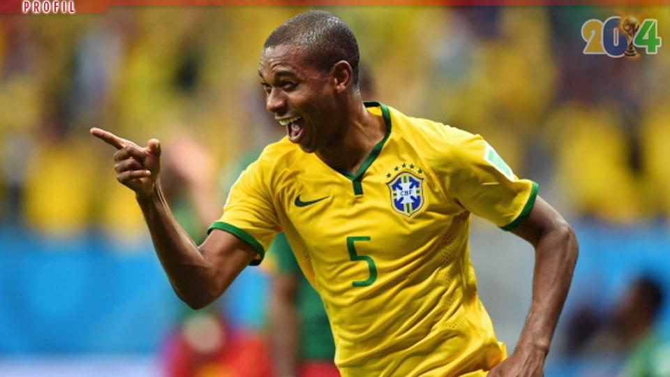Pemain Brasil Fernandinho - INDOSPORT